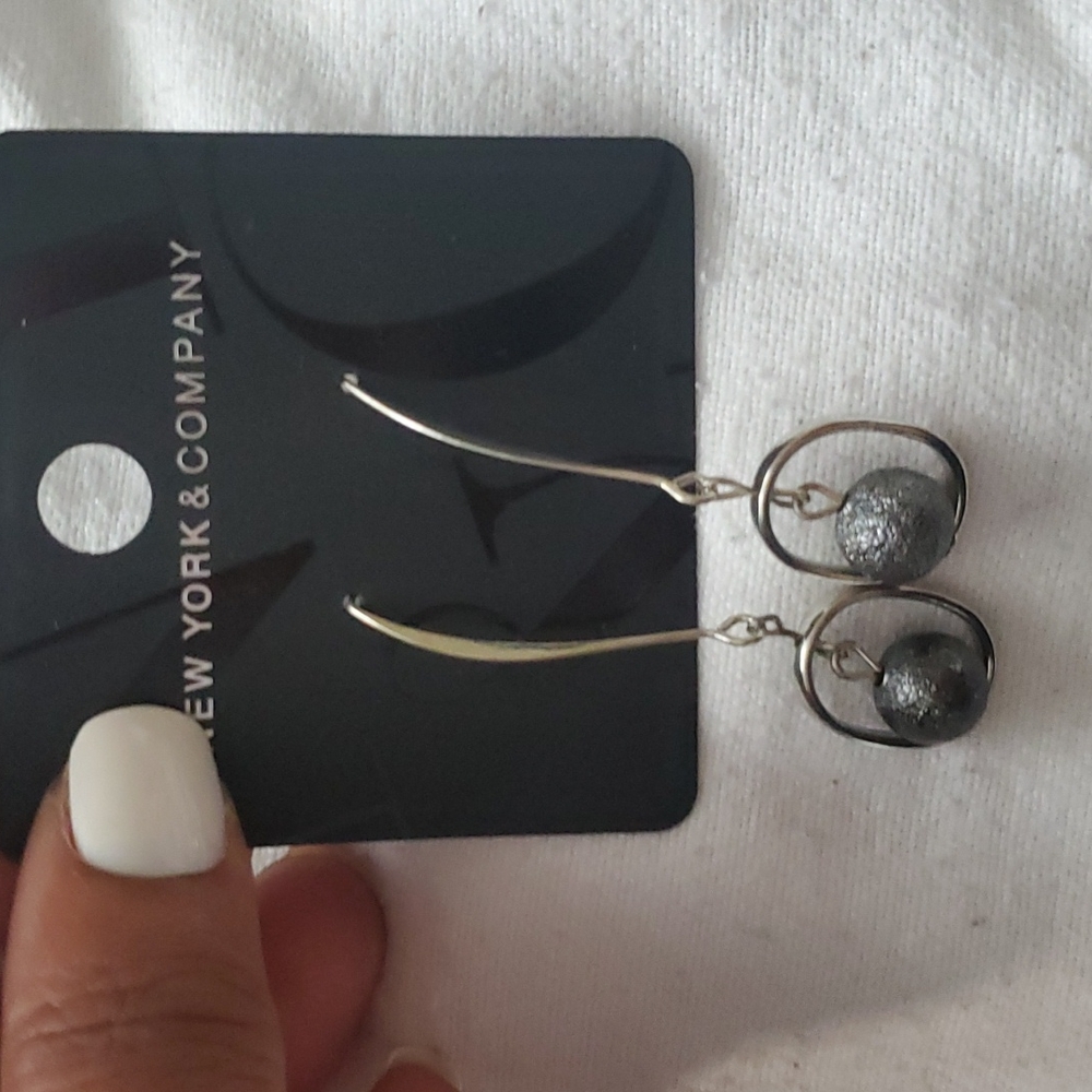 New York and Company Earrings - Picture 5 of 6